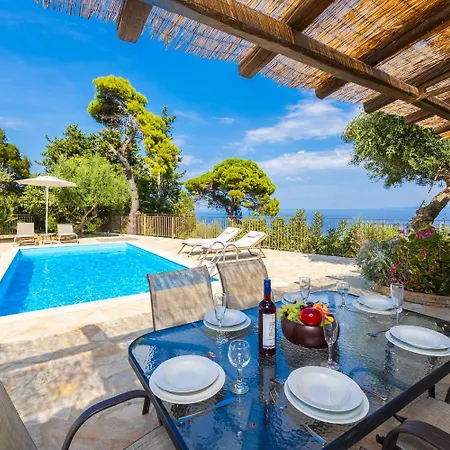 Villa Aloni *