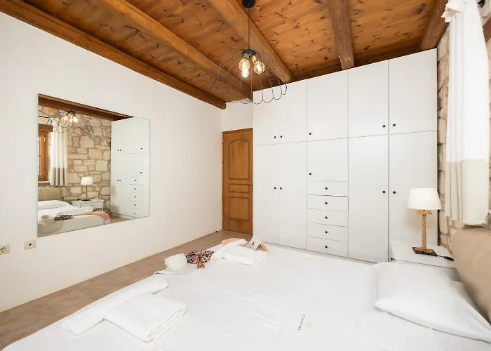 Aloni Villa *